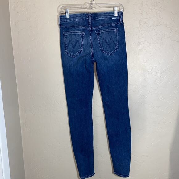 Mother the looker jeans in the color groovy. Size 28 - Picture 7 of 10